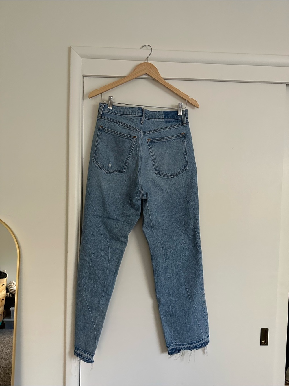 Abercrombie Ultra High Rise 90s Straight Jean - Picture 3 of 4